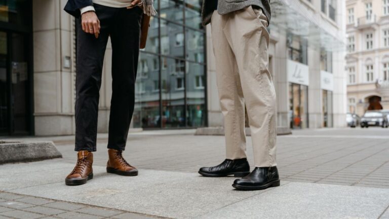 スーツのパンツ丈は何cmが正解?今っぽく見せる基準と失敗しない決め方 - チャオ!オーダースーツ