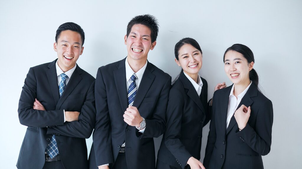 スーツを「着るべき・避けるべき」を判断する基準