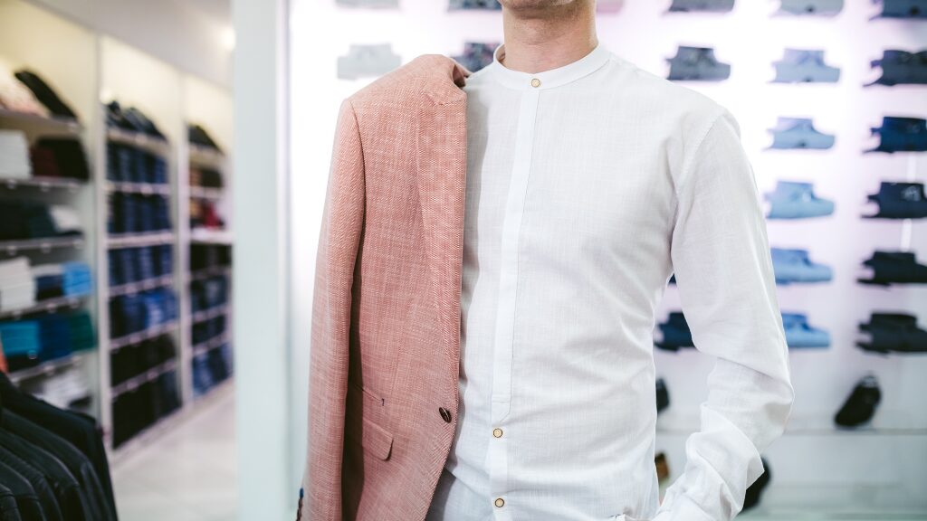 スーツを避けるべき場面